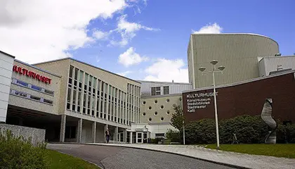 Bild på Kulturhusets fasad från Sturegatan