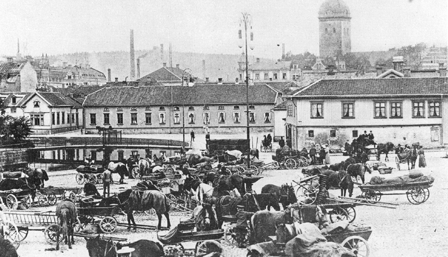 Södra torget omkring år 1900. 