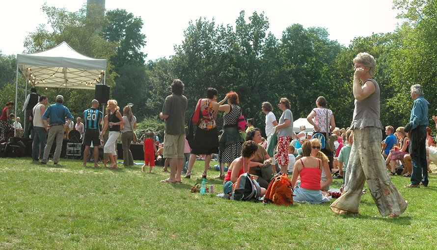 Personer i en park