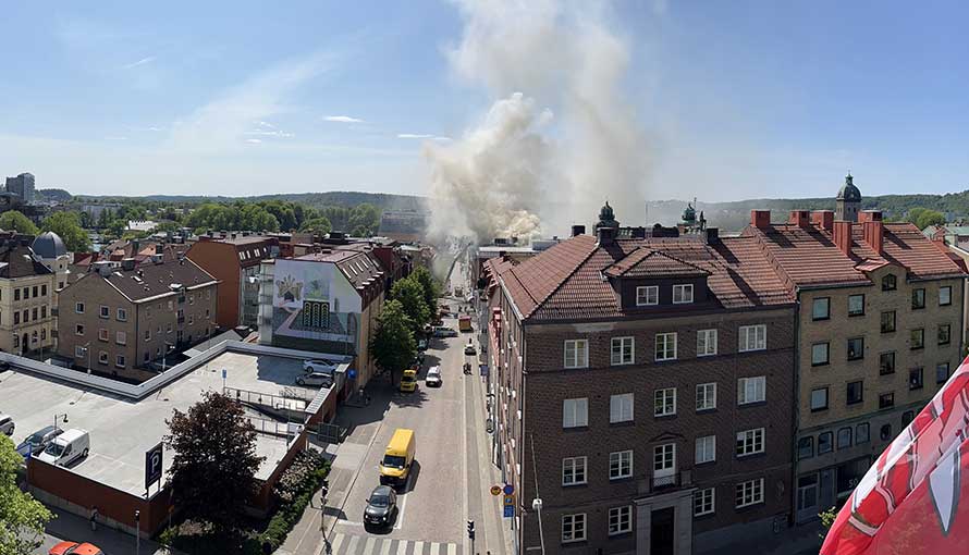 Utsikt över Borås med rökutveckling över centrala staden. Foto: Kennet Öhlund.