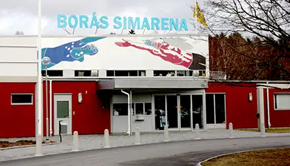 Entrén till Borås Simarena.
