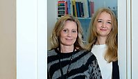 Sara Åqvist, verksamhetsutvecklarepå Grundskoleförvaltningen, och Annica Elf, verksamhetsutvecklare påIndivid- och familjeomsorgsförvaltningen. Foto: Anna Sigge.