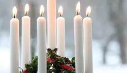 Luciakrona  med levande ljus